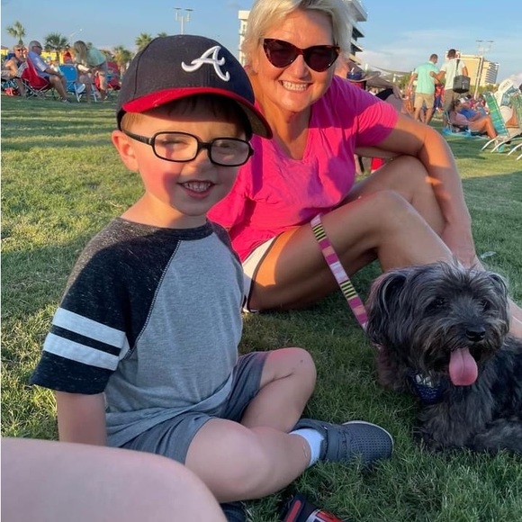 Meet your Posher, Debbie - Picture 4 of 7